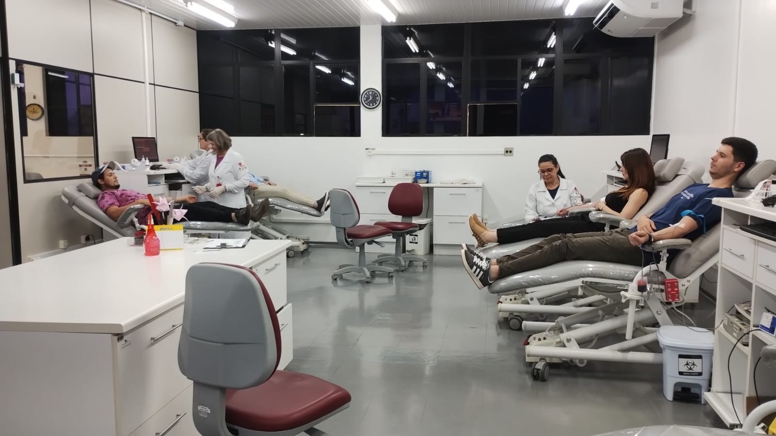 SC faz doação de bolsas de sangue para ajudar vítimas no RS; veja como doar