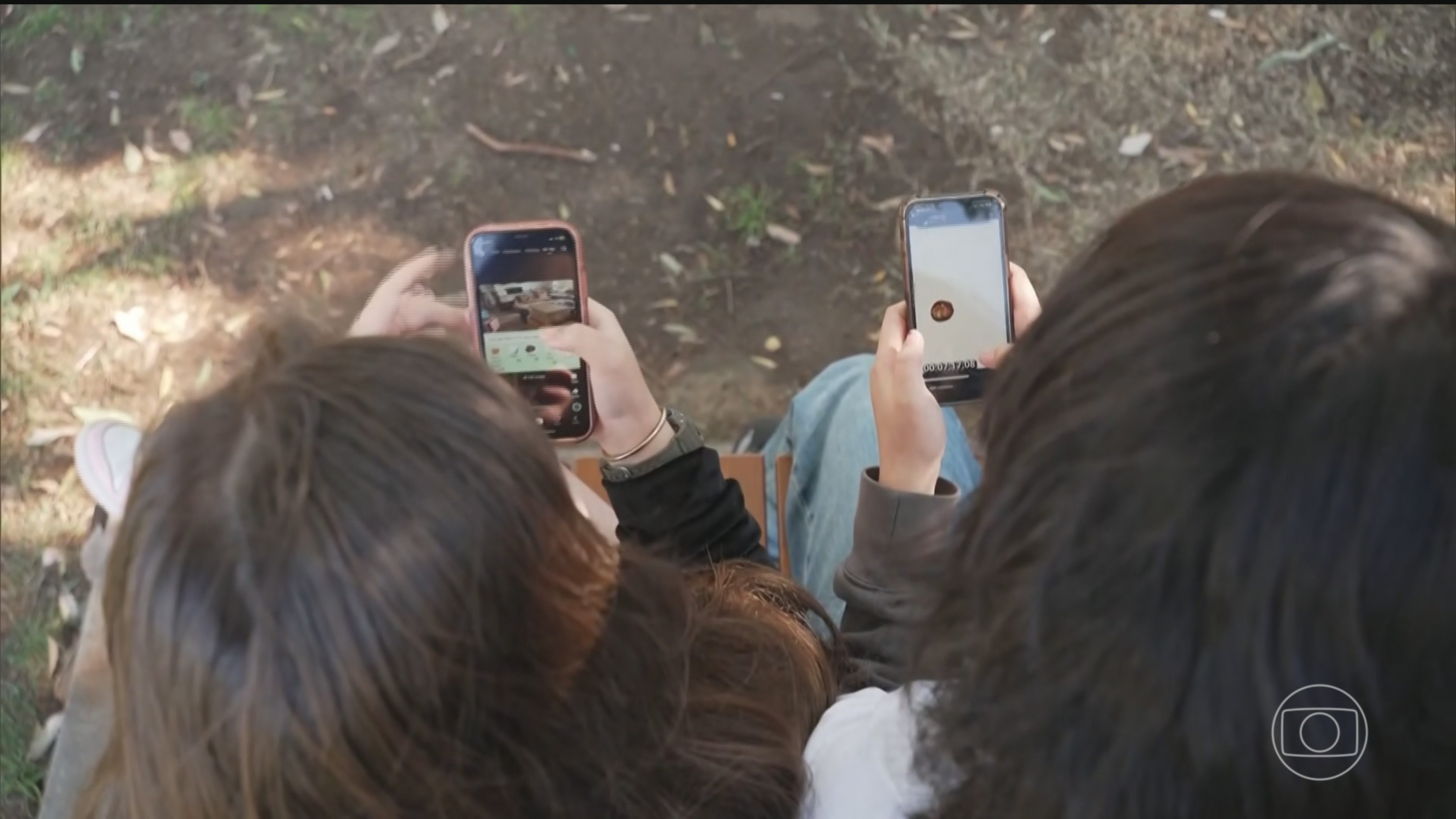 Reino Unido planeja adotar toque de recolher digital para adolescentes; entenda