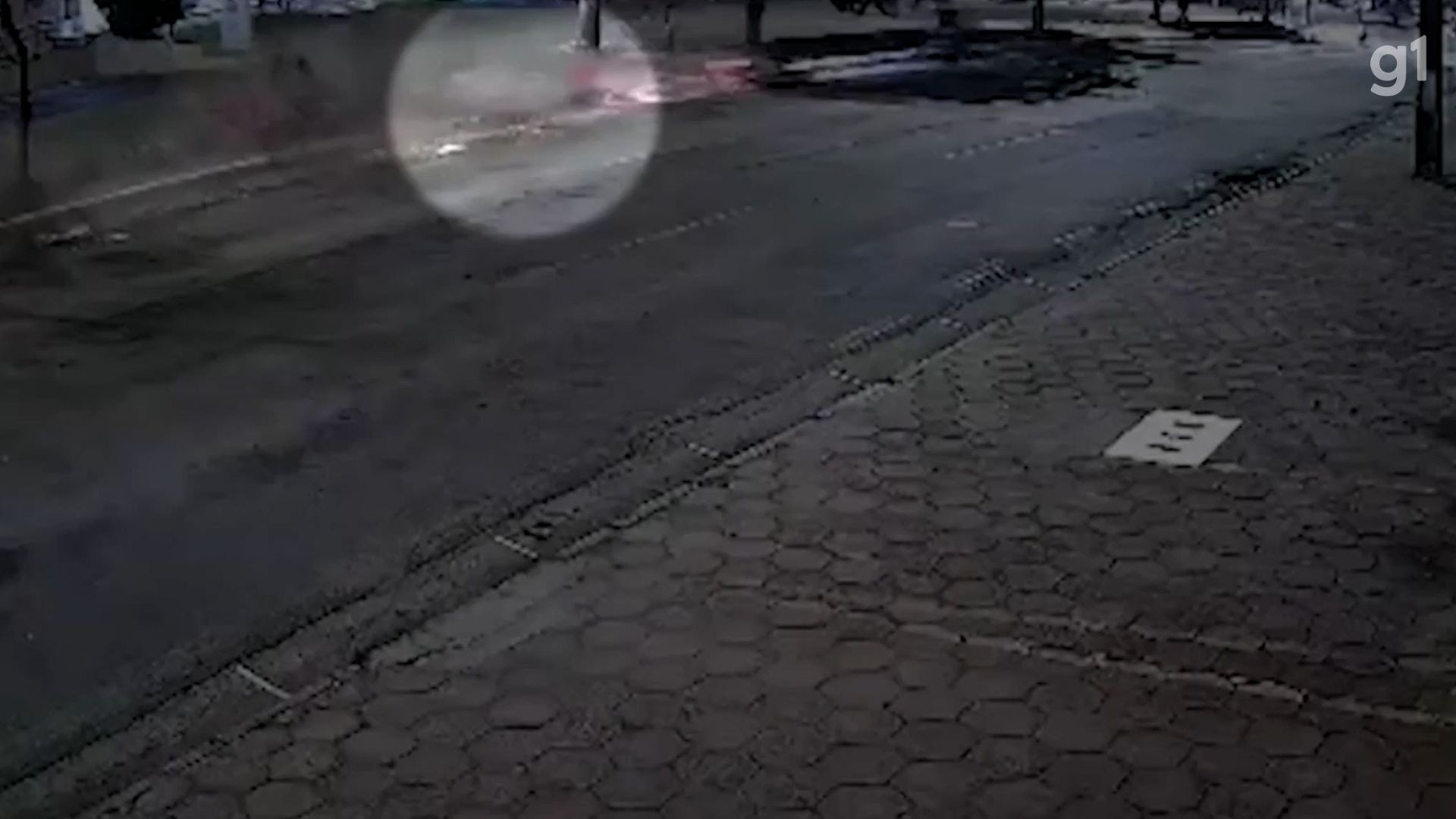 Vídeo mostra momento em que jovem é derrubada de moto e morta em assalto em São Luís