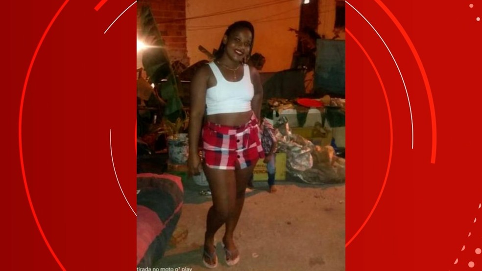 Mulher de 30 anos foi morta a facadas pelo companheiro no bairro do Doron, em Salvador — Foto: Reprodução TV Bahia/Redes sociais