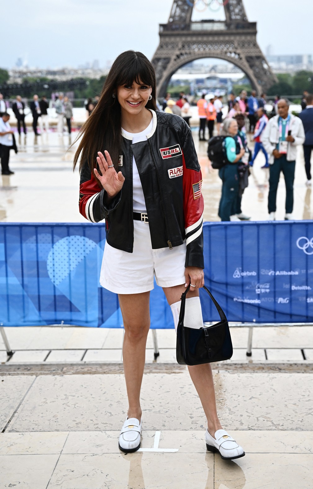 Atriz Nina Dobrev chega à cerimônia de abertura das Olimpíadas de Paris — Foto: Dylan Martinez/Reuters