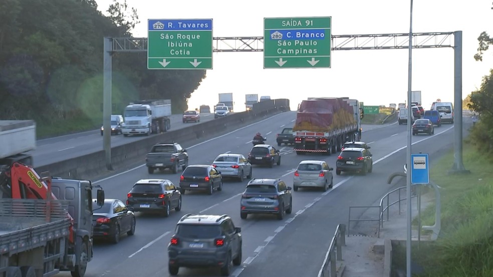 Acesso da Rodovia Raposo Tavares à Rodovia Celso Charuri, em Sorocaba — Foto: Eraldo Camargo/TV TEM