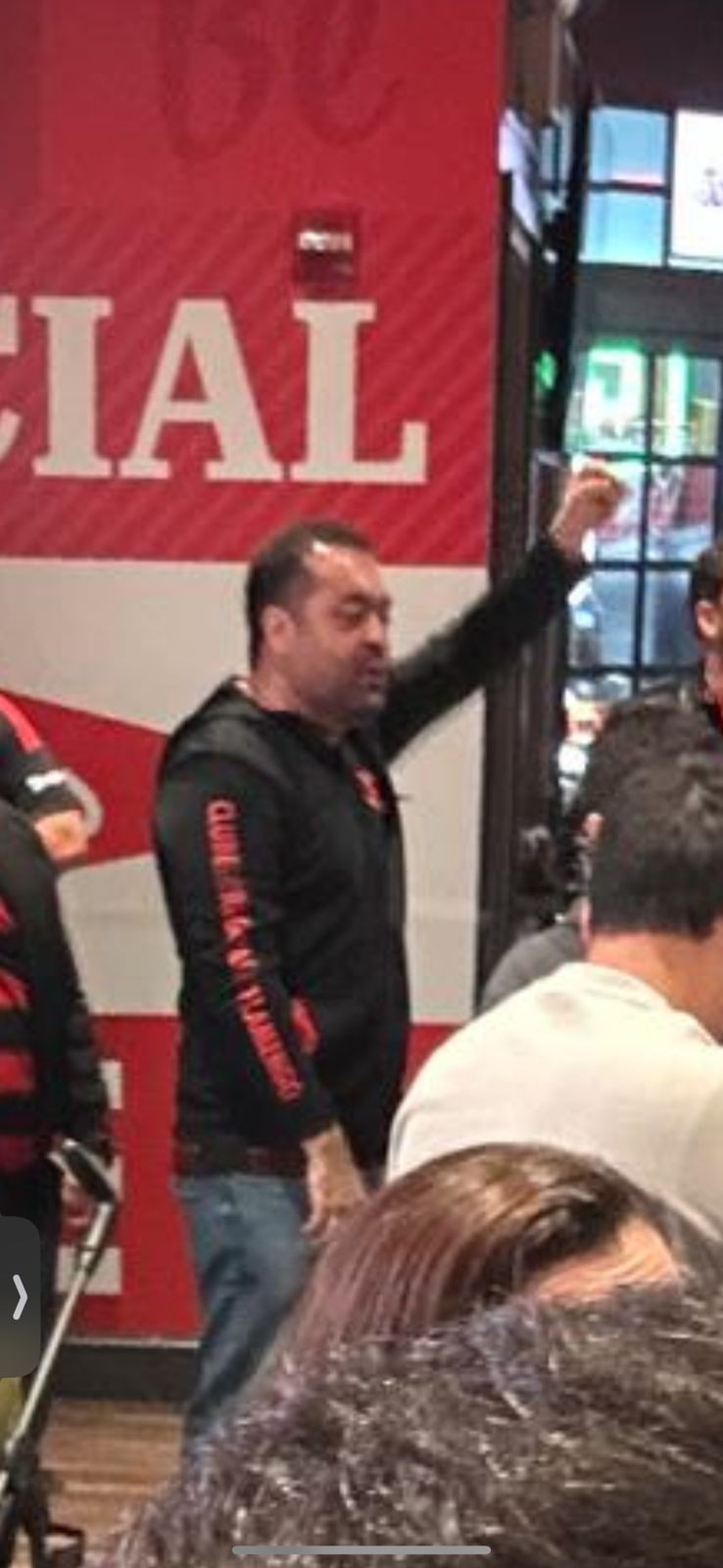 Castro tira férias para ver o Flamengo nos EUA, e Bacellar testa figurino de candidato de olho em 2026