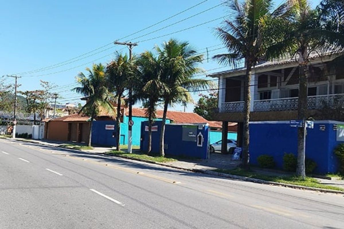 Universitários são assaltados e mantidos em cárcere por trio de criminosos em Guarujá, SP