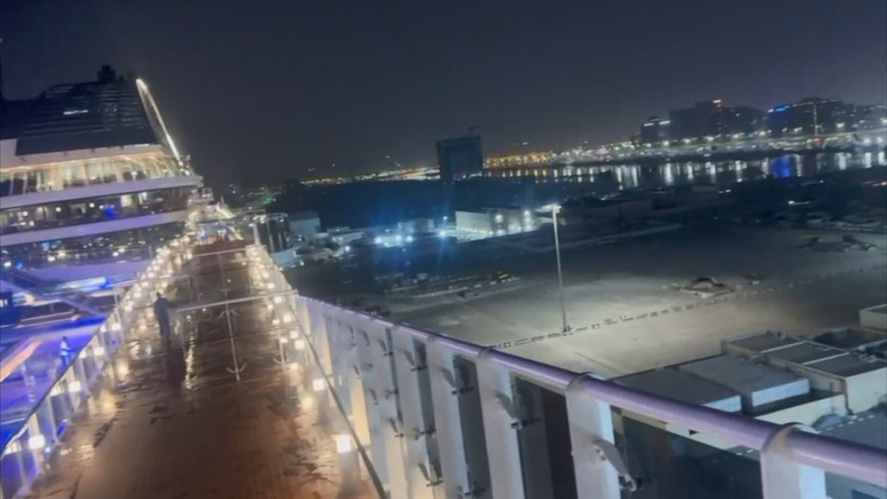 Cruzeiro com grupo do Espírito Santo está parado em um porto de Dubai, nos Emirados Árabes — Foto: José Carlos Bergamin/ Arquivo Pessoal