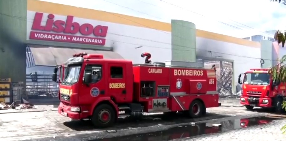 Após incêndios em Caruaru, Governo anuncia R$ 280 milhões para reforçar Corpo de Bombeiros; veja investimentos
