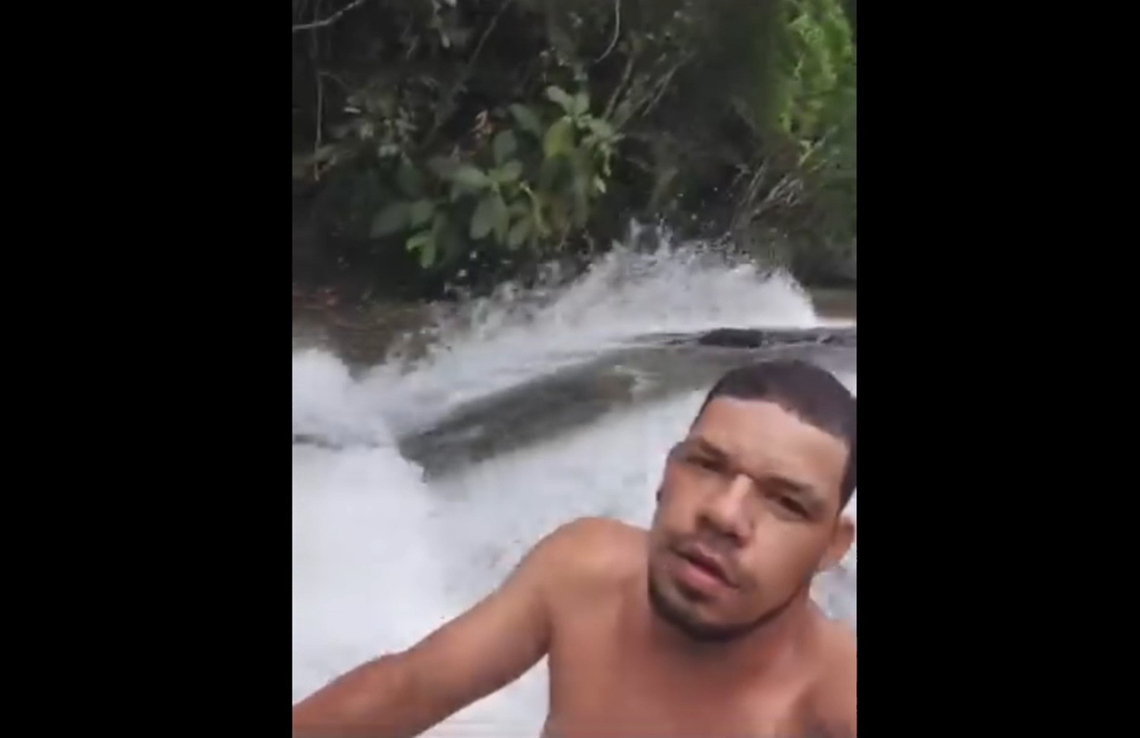 Mecânico morre momentos após gravar vídeo sobre risco de cachoeira em Macaé: 'Depois de cair daqui, meu filho, só a morte'