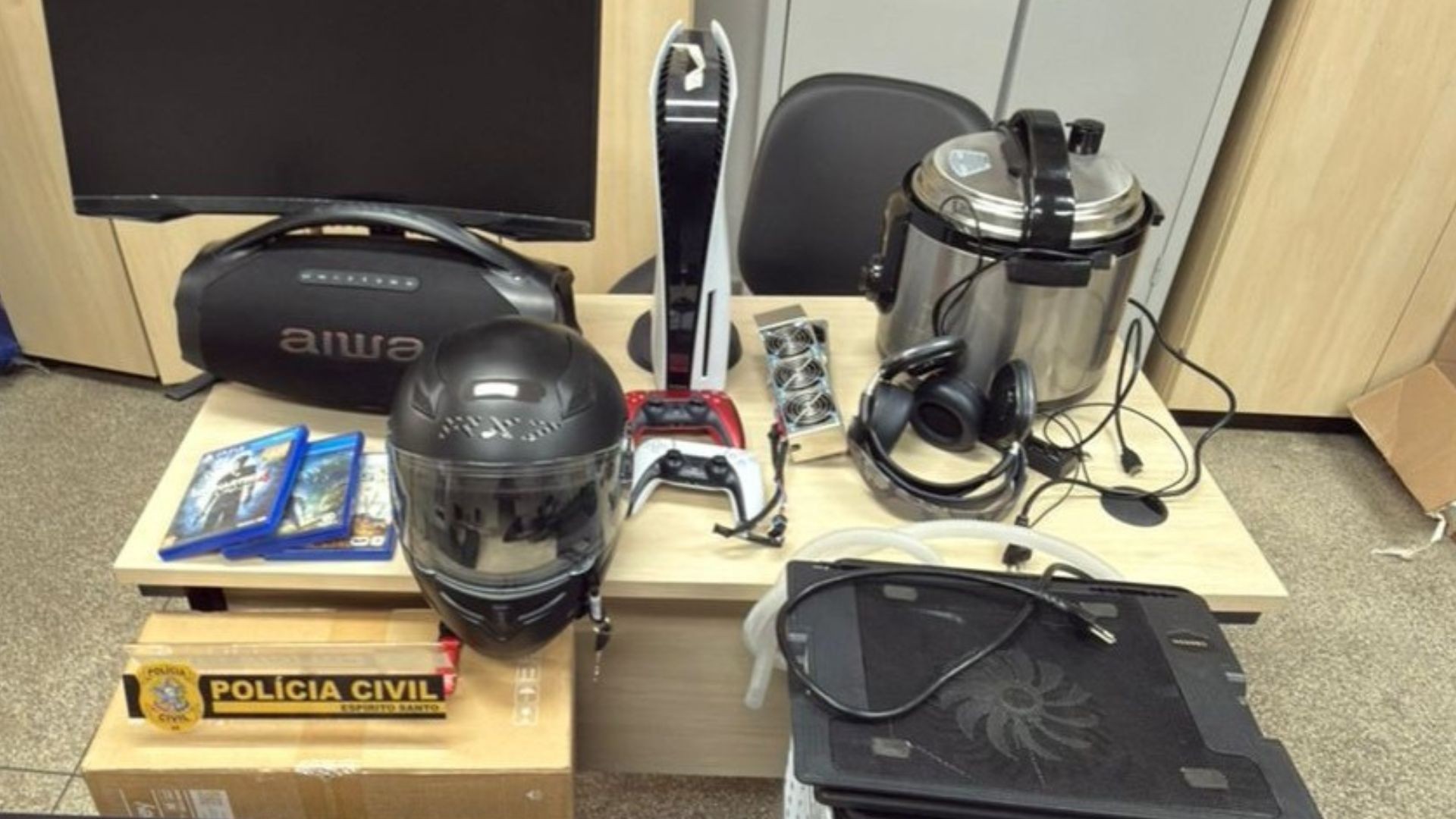 Funcionário é preso por furtar R$ 300 mil de transportadora na Serra