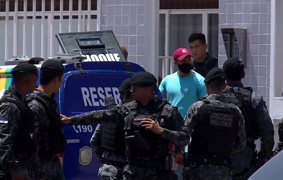 Suspeito de matar personal em Petrolina é preso — Foto: Reprodução / TV Grande Rio