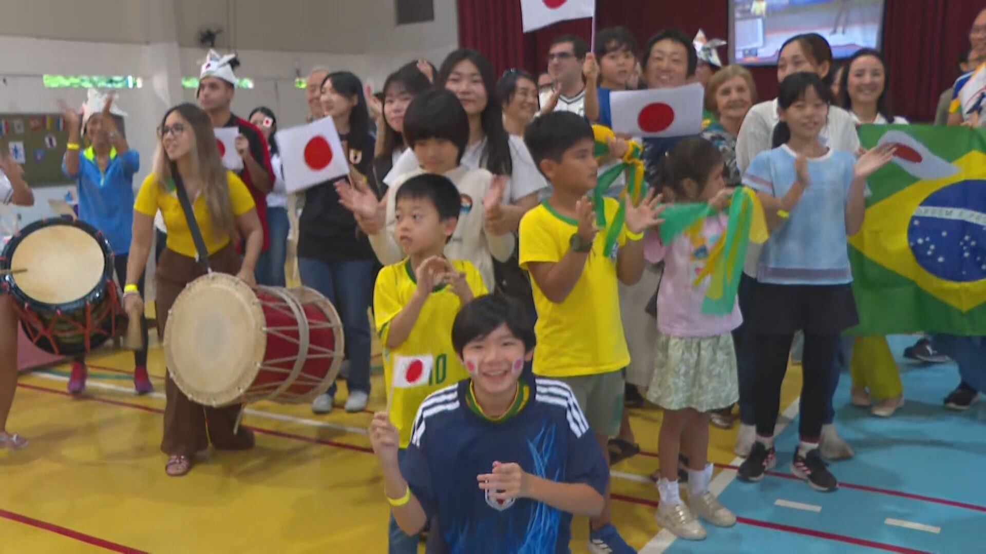 Colônia japonesa no Cosme Velho reúne comunidade para acompanhar Brasil x Japão pelas oitavas da Copa