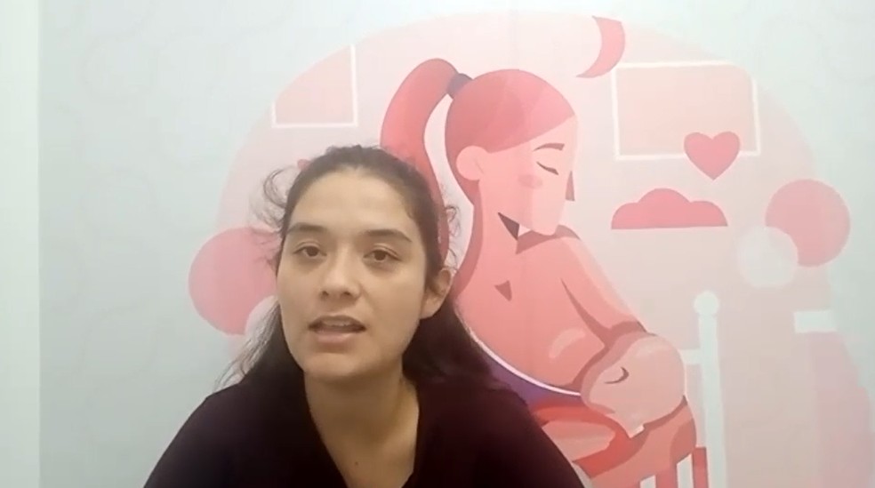 Larissa, mãe de bebê internada em UTI faz apelo para que mais mulheres doem leite aos bancos — Foto: Reprodução g1 PR