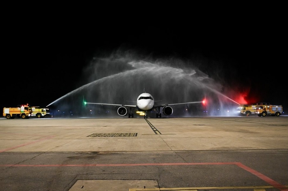 Batismo da primeira aeronave que pousou no terminal de Natal sob nova administração. — Foto: Zurich Airport/Divulgação