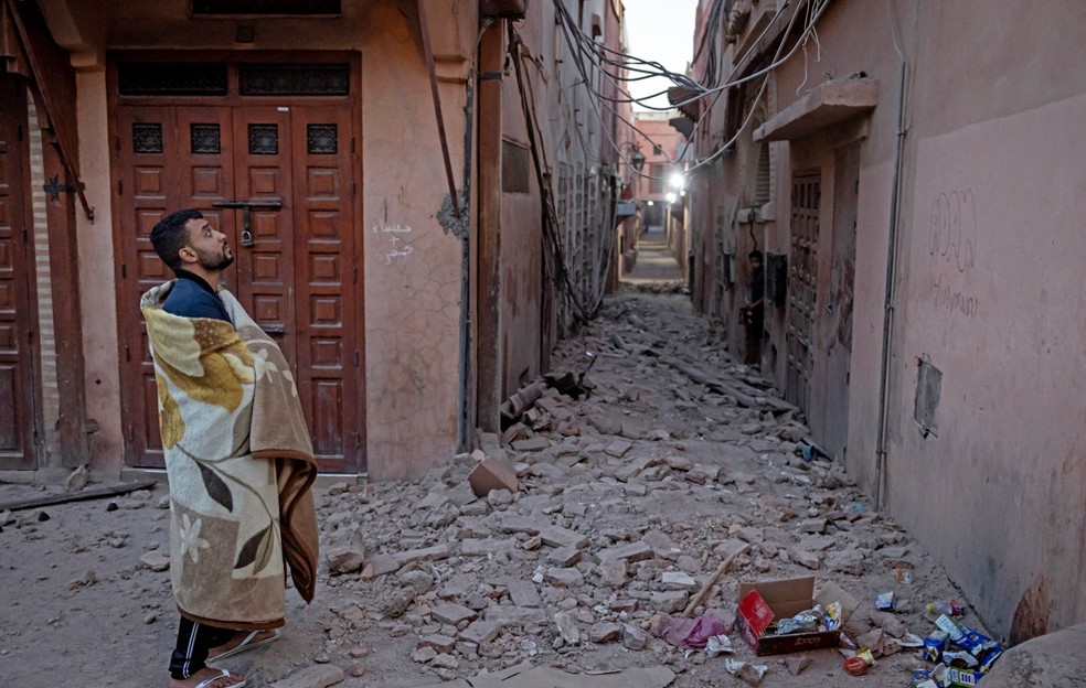 O tremor, de cerca de 15 segundos, danificou desde aldeias nas montanhas do Atlas até a cidade histórica de Marrakech — Foto: Fadel Senna/ AFP