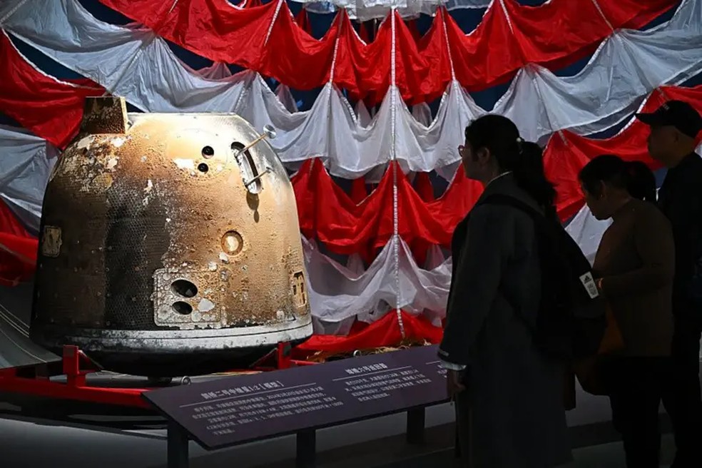 Em 2024, a China n�o s� enviou com sucesso uma sonda ao lado oculto da Lua, como tamb�m trouxe amostras de solo lunar de volta � Terra � Foto: China News Service/VCG via Getty Images