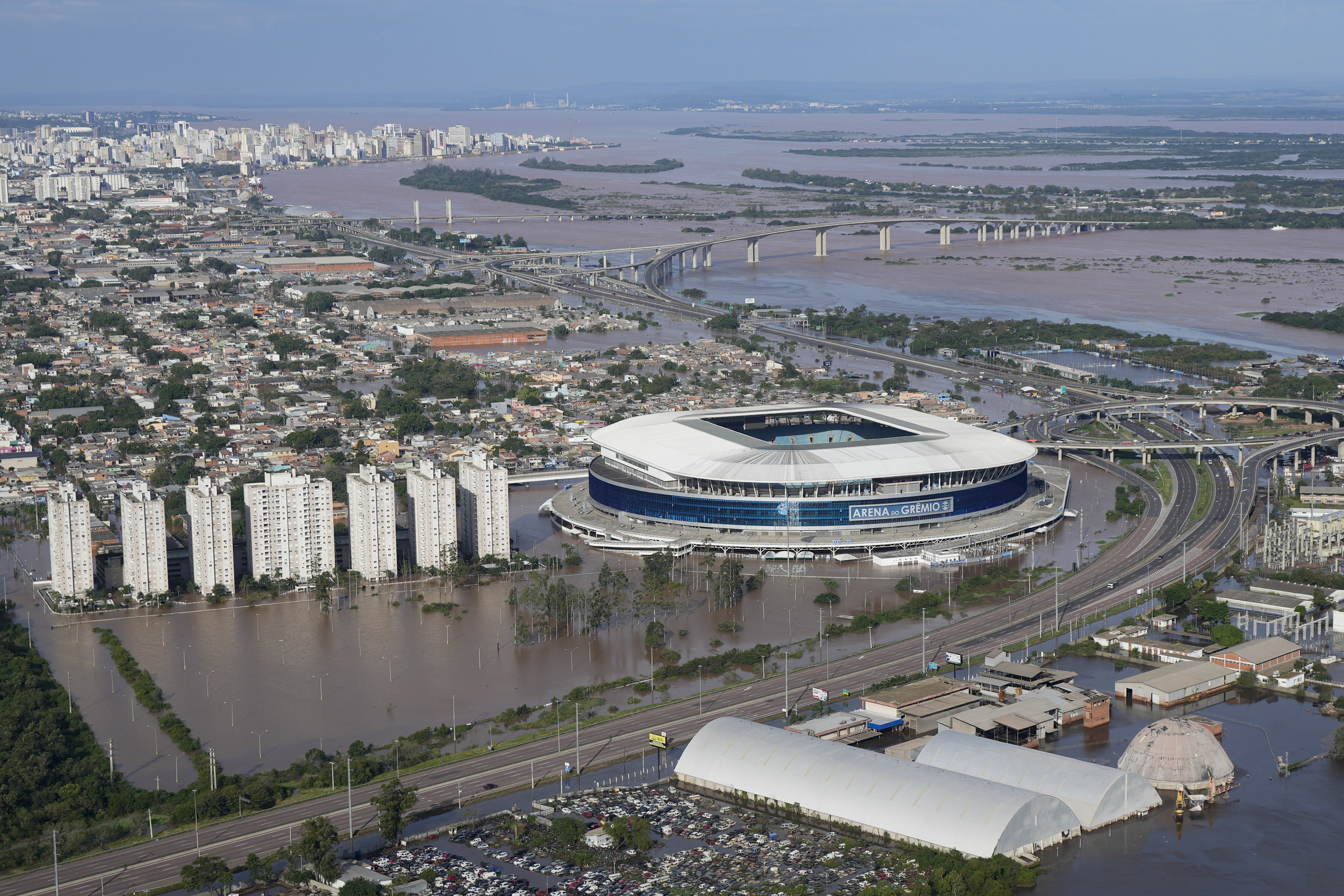 Temporal no RS: área de inundação em Porto Alegre é equivalente a 5 mil campos de futebol, diz UFRGS