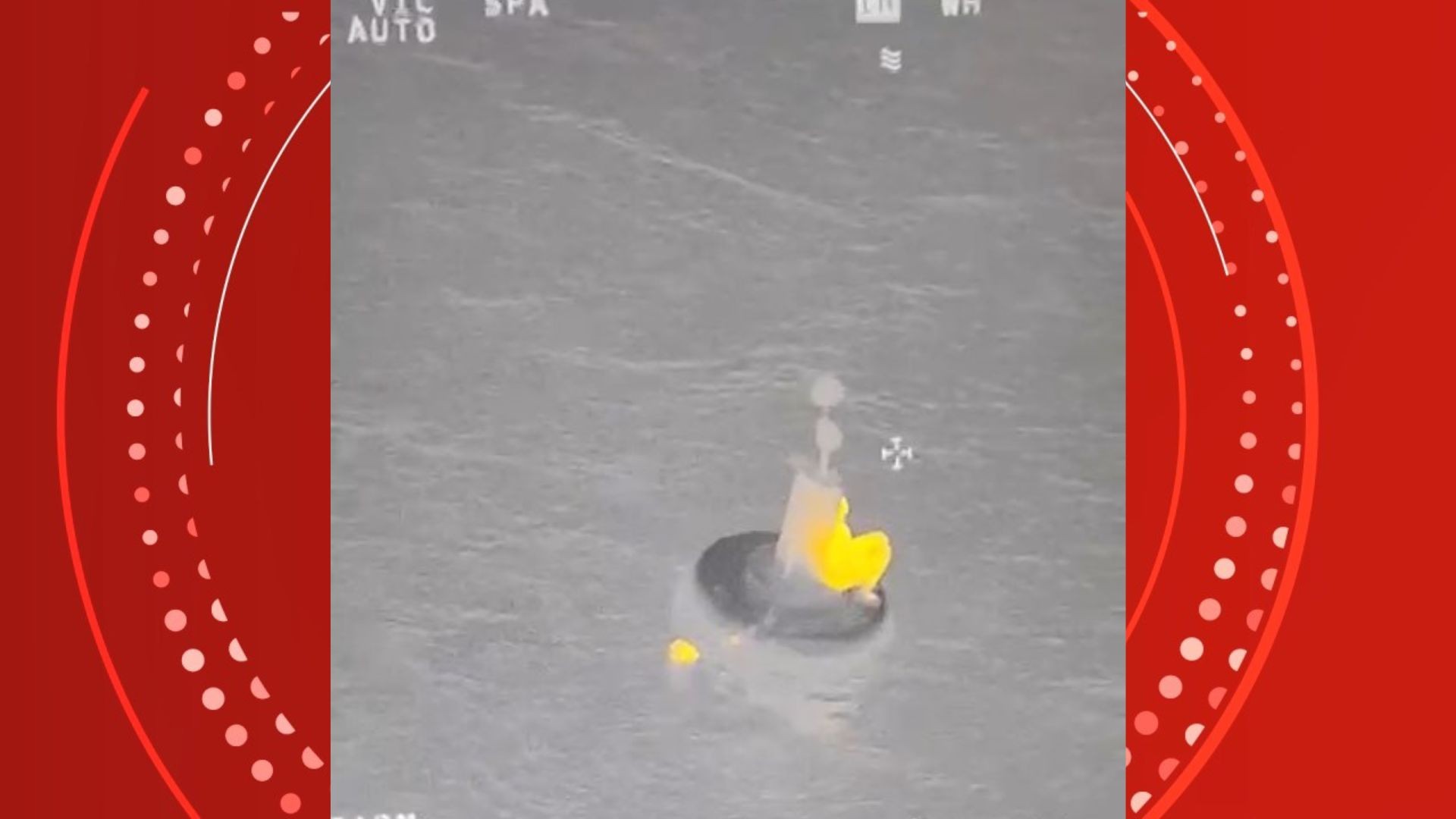 VÍDEO: casal fica à deriva após acidente com moto aquática e é encontrado com ajuda de sensor de calor se segurando em boia