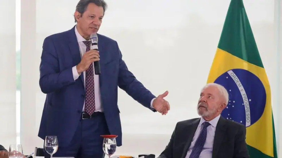 Haddad anunciou uma série de medidas que buscam economia de R$ 327 bi em gastos públicos até 2030 — Foto: Getty Images via BBC