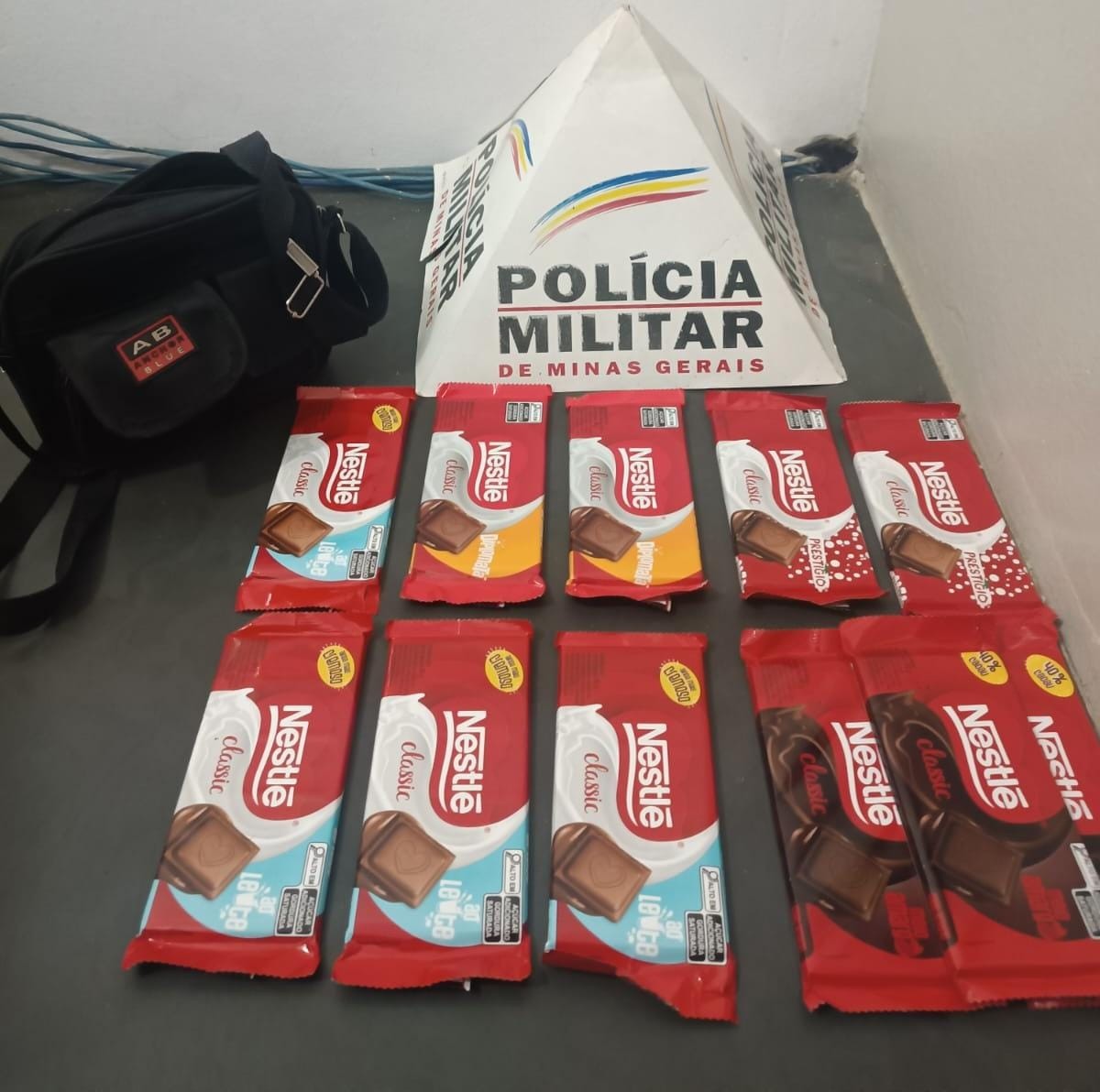 Jovem furta 11 barras de chocolate para trocar por drogas em Bom Despacho