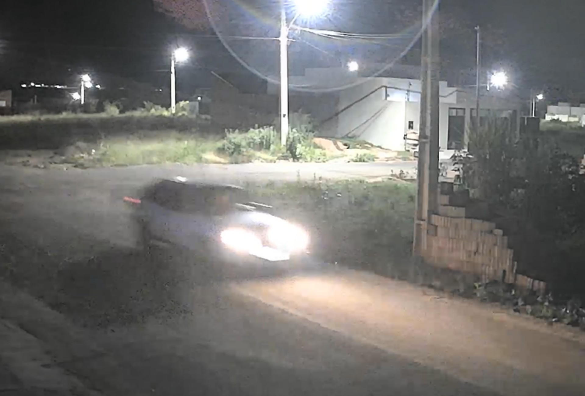 Vídeo mostra marido em alta velocidade antes de atropelar esposa em MS