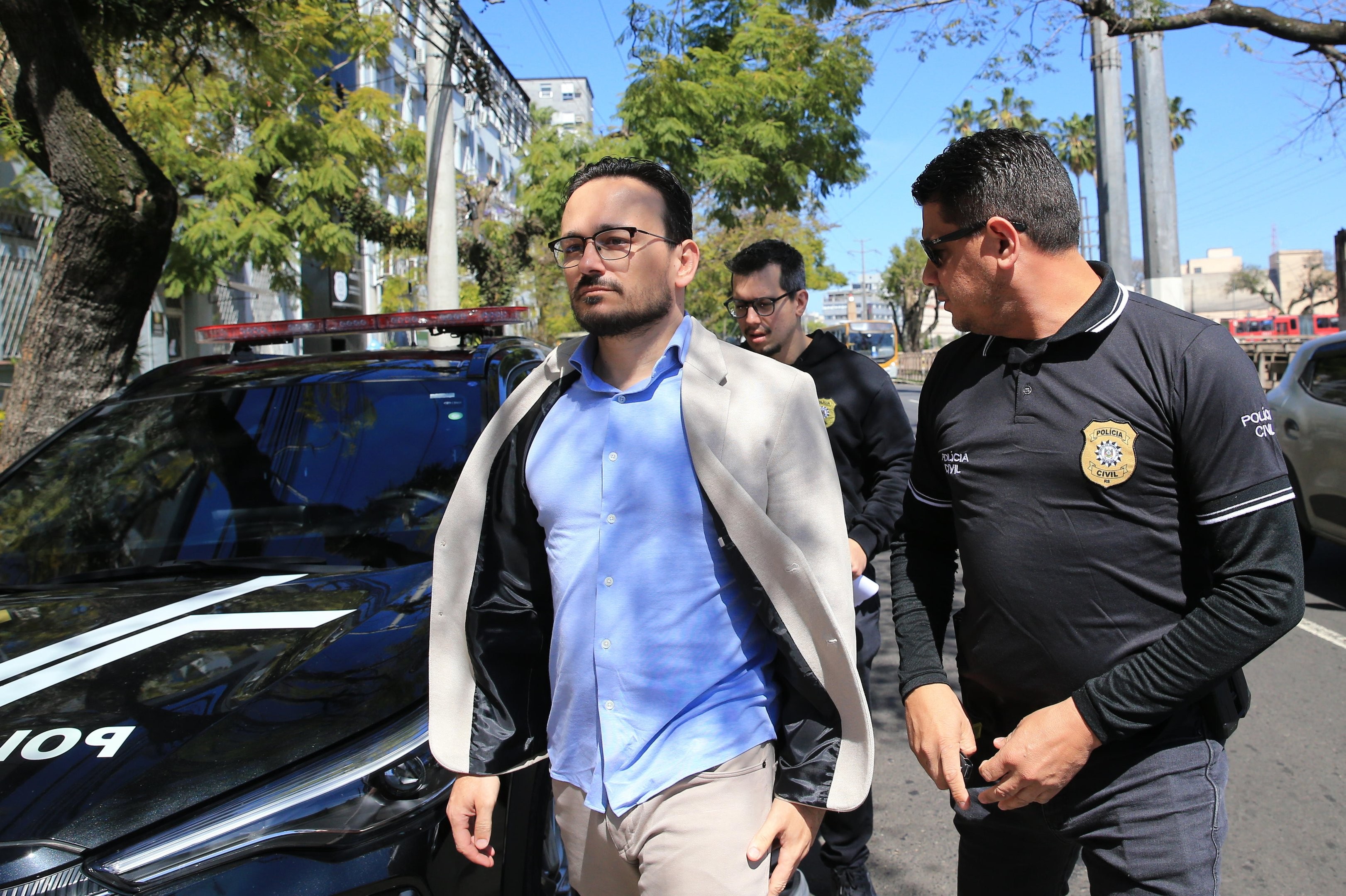 Professor de Direito suspeito de crimes sexuais contra 10 mulheres segue solto após nova decisão da Justiça do RS