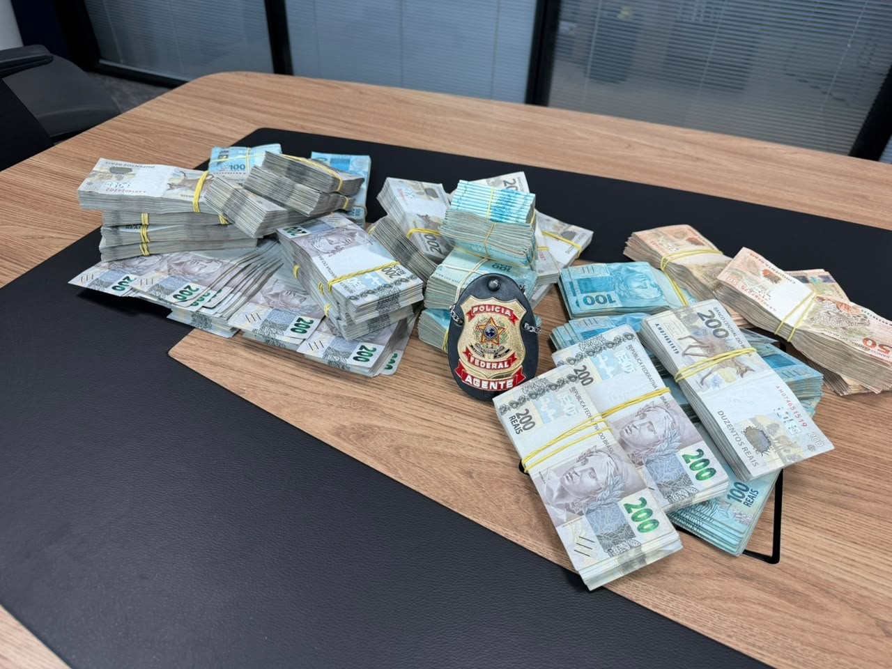 Polícia Federal faz operação contra lavagem de dinheiro e investiga crime eleitoral em Sorocaba