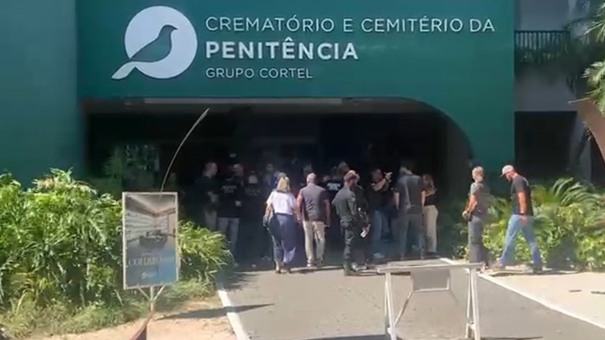 Corpo do policial civil morto no Maracanã é velado no Rio