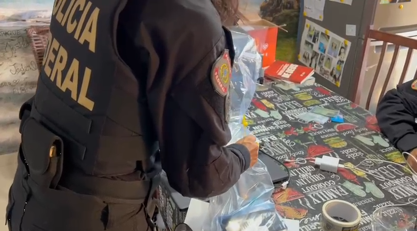 Polícia Federal cumpre mandado de busca em empresa de Jundiaí durante operação contra o tráfico internacional de pessoas
