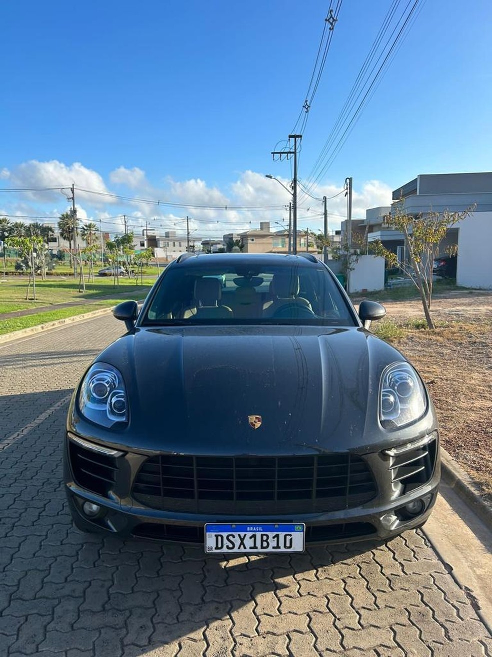Porsche avaliado em R$ 400 mil foi apreendido no bairro em residência de luxo do casal Erick Costa e Skarlete Melo, no Ceará — Foto: Divulgação/Polícia Civil