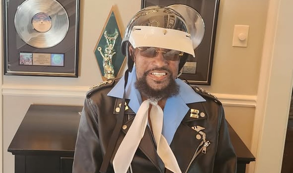 Morre Victor Willis, vocalista do Village People e coautor de 'Y.M.C.A.', aos 74 anos — Foto: Redes sociais