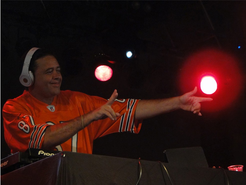 DJ Marlboro comandou a emoção dos foliões em Ouro Preto — Foto: Raquel Freitas/G1