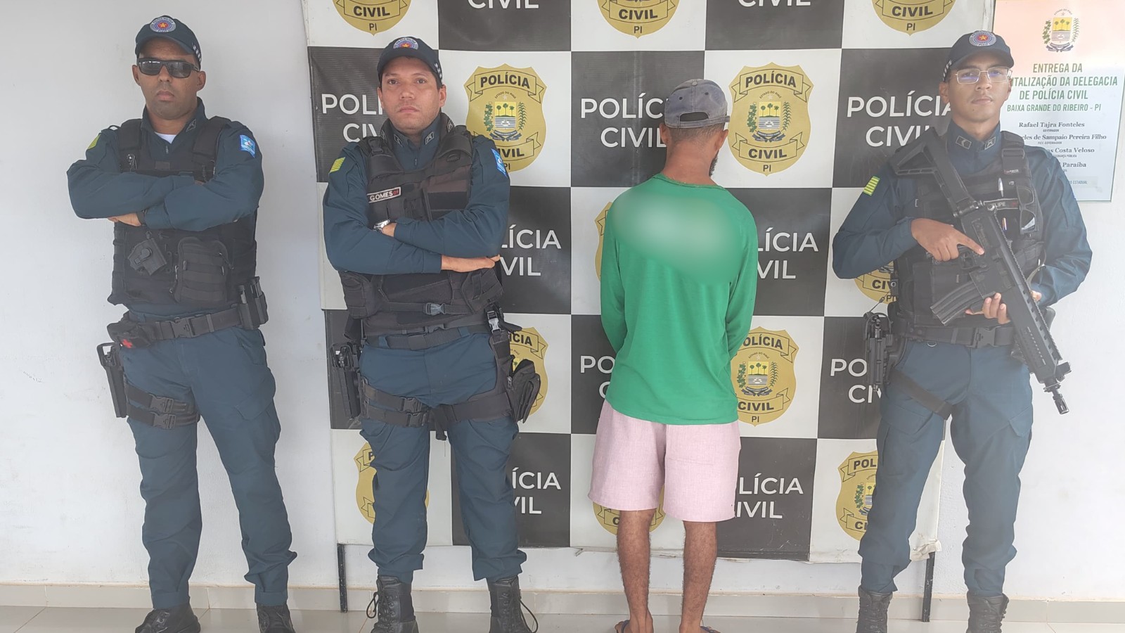 Tio-avô é preso por estupro após menino revelar abusos em escola no PI; primo da criança está foragido