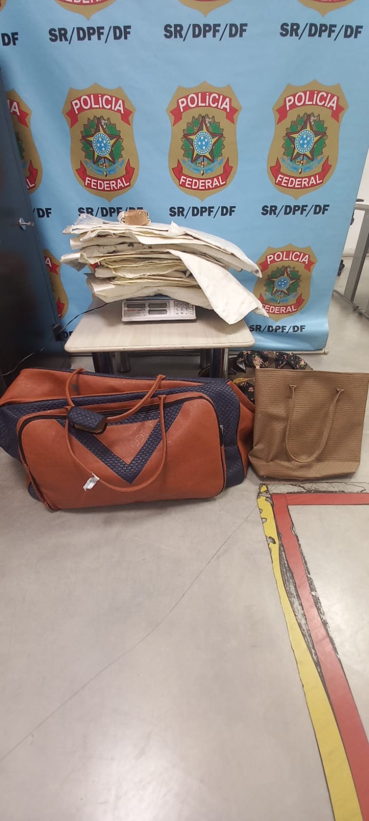 Detida no Aeroporto de Brasília receberia R$ 13 mil para levar R$ 400 mil em cocaína para a Índia