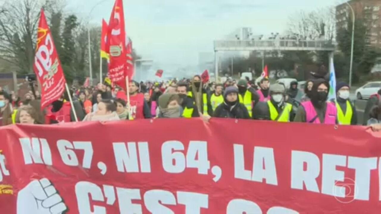 Reforma previdenciária cobra preço alto a Macron | G1