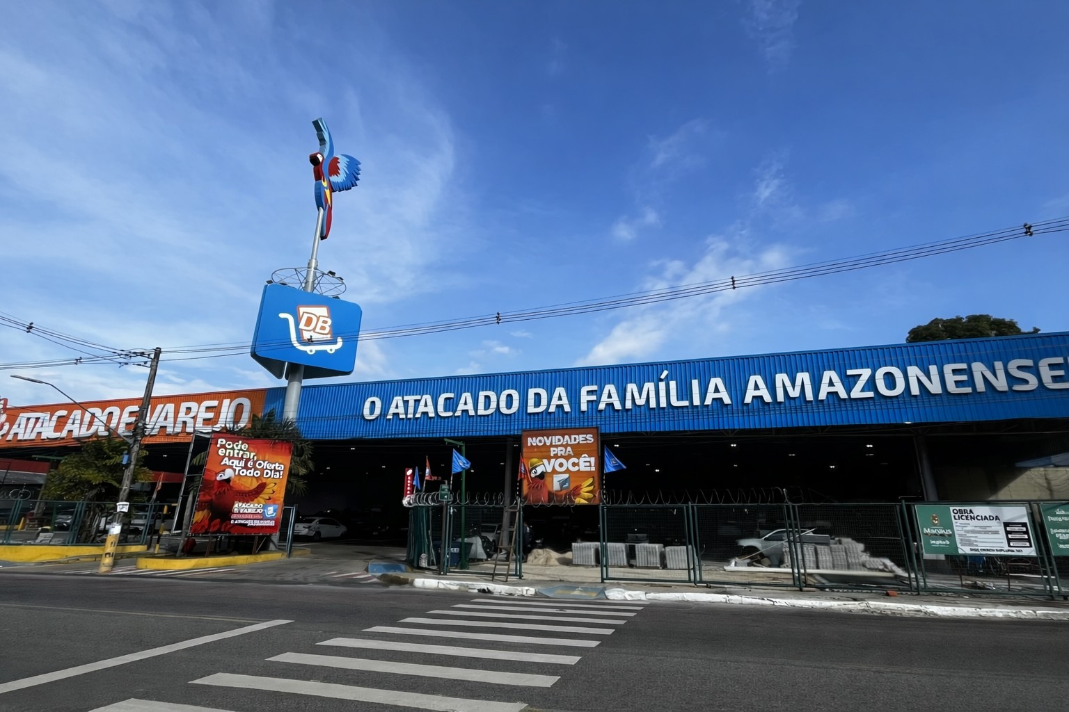 DB da Compensa adota modelo de atacado e varejo e amplia horário de funcionamento