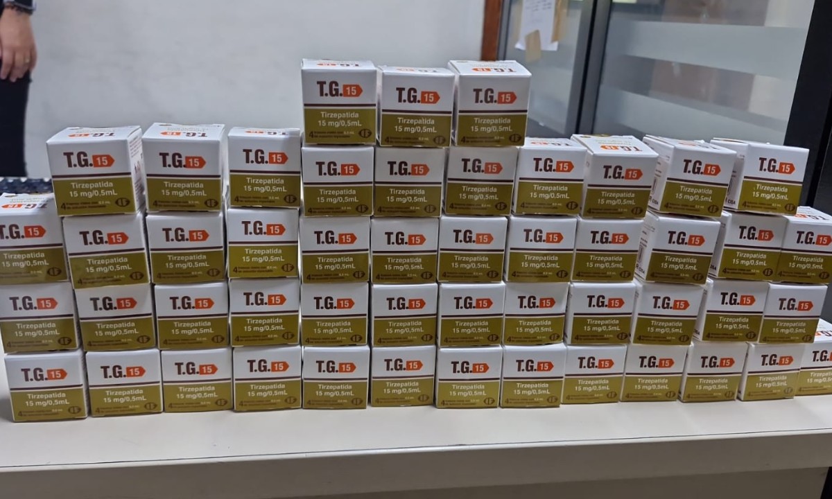 Homem é preso e 200 ampolas de medicamento para uso emagrecedor são apreendidas em ônibus na Bahia