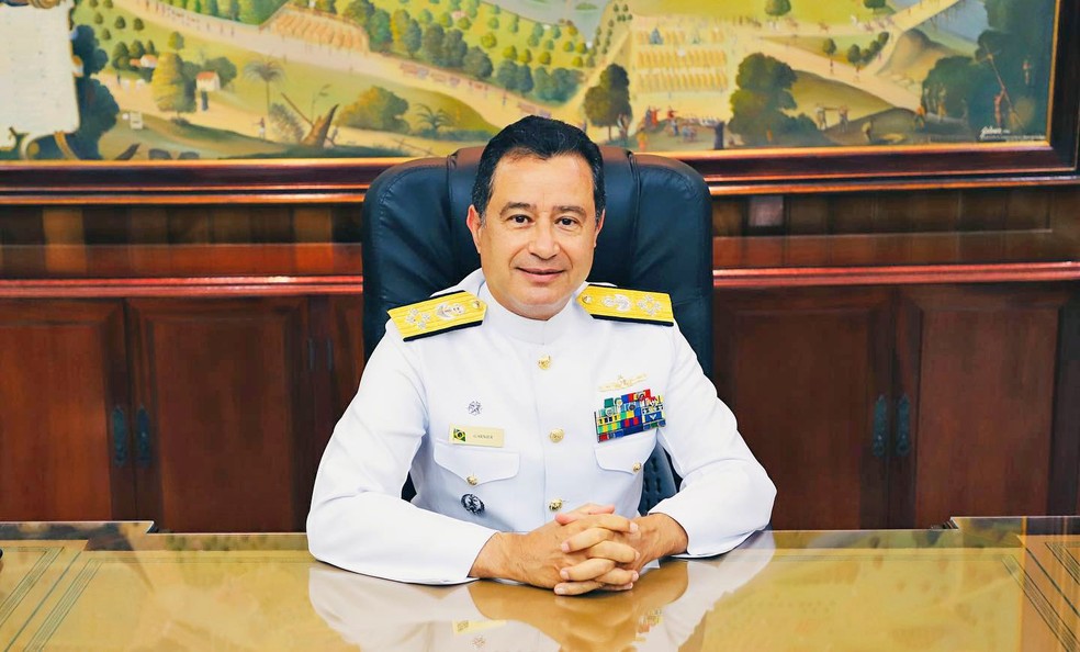 O almirante Almir Garnier Santos foi comandante da Marinha — Foto: Reprodução