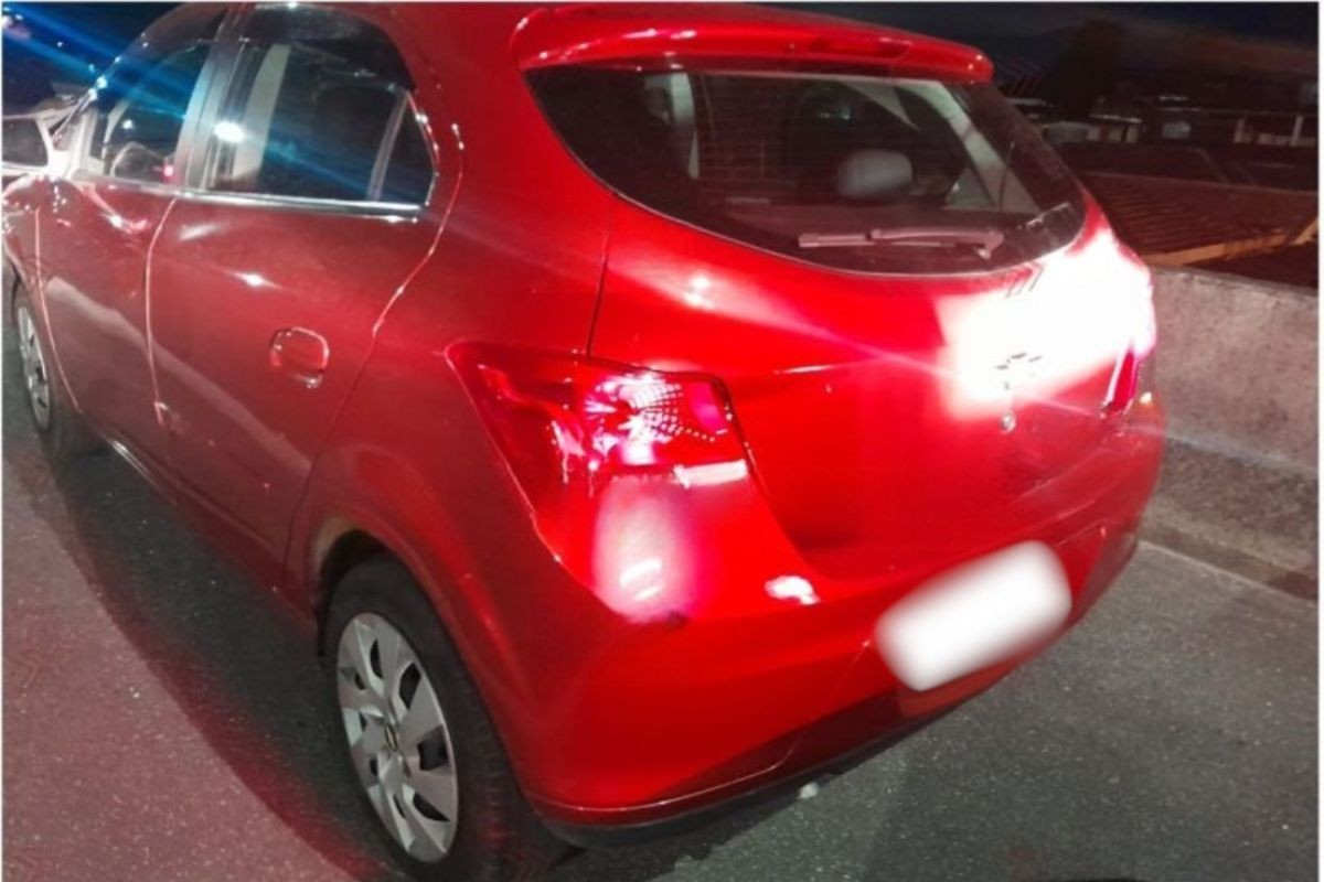 Motorista morre após sofrer mal súbito dentro de carro em rodovia do litoral de SP