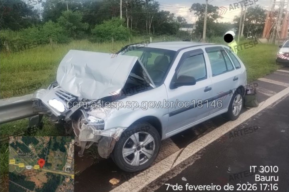 1 de 2
Carro colidiu na traseira do ônibus na SP-225, em Bauru (SP) — Foto: Artesp/Reprodução