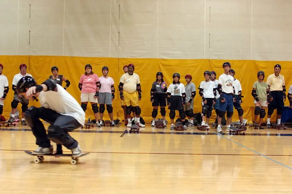 Vanderbilt descobriu que aprendemos melhor quando sabemos que teremos de ensinar a mesma habilidade a outros — Foto: Getty Images/BBC