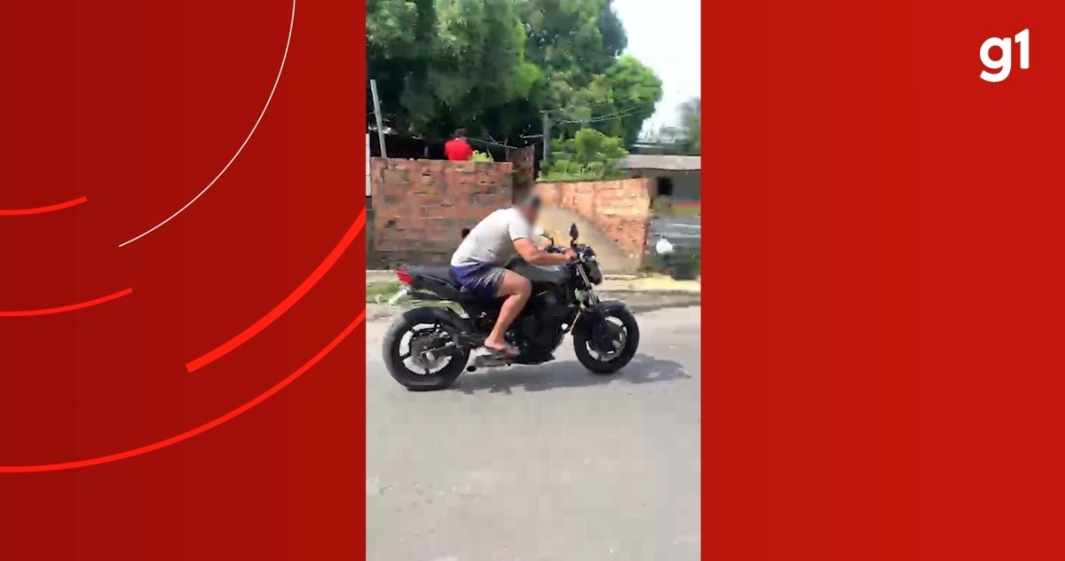 VÍDEO: homem morre em 'pega' de motos após bater em muro de fábrica em Manaus