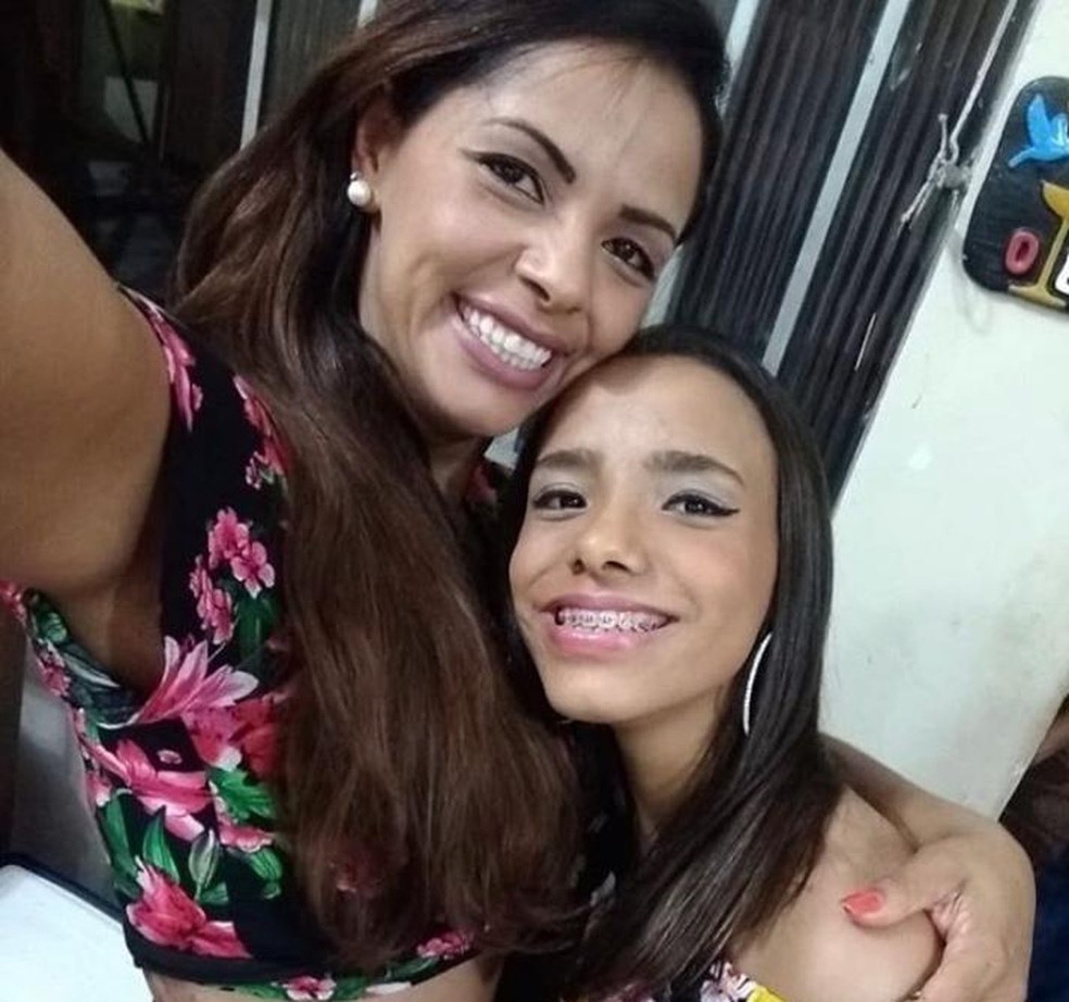  Ana Carolina Souza, de 16 anos, era filha de Maritza e enteada de Busetti — Foto: Arquivo pessoal