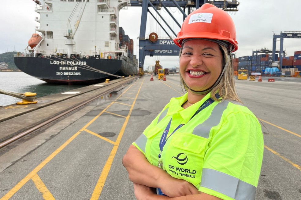 Paula Bispo foi a primeira operadora de Costado da DP World — Foto: Divulgação/DP World