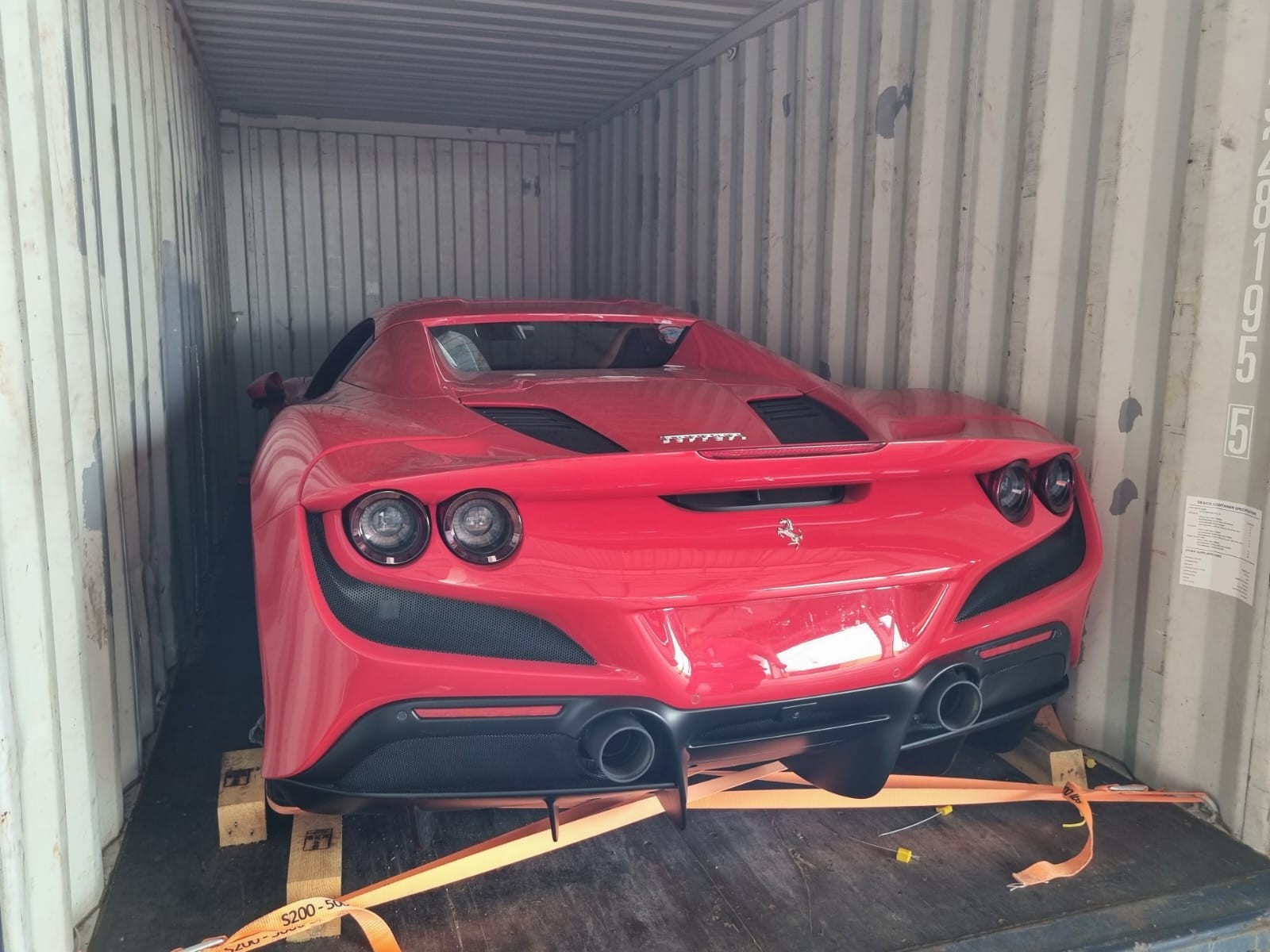 Ferrari de R$ 5 milhões, apreendida no Porto do Rio, será leiloada pela ...