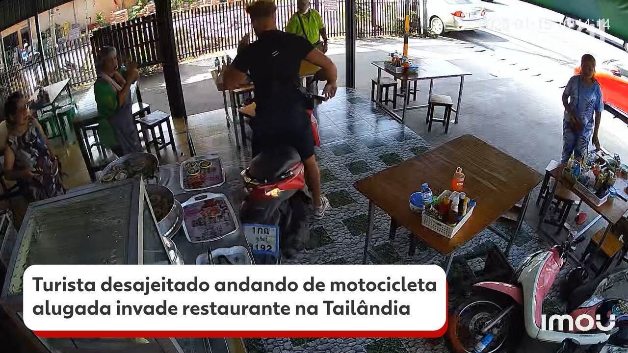 VÍDEO: Turista desajeitado invade restaurante com motocicleta alugada na Tailândia