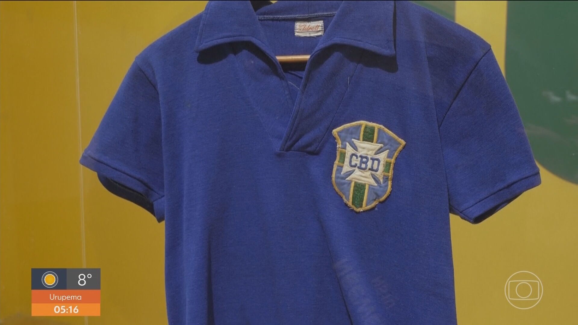 Relíquia da Seleção Brasileira: Camisa de Pelé da final da Copa de 1958 é vendida por R$ 25 milhões em leilão