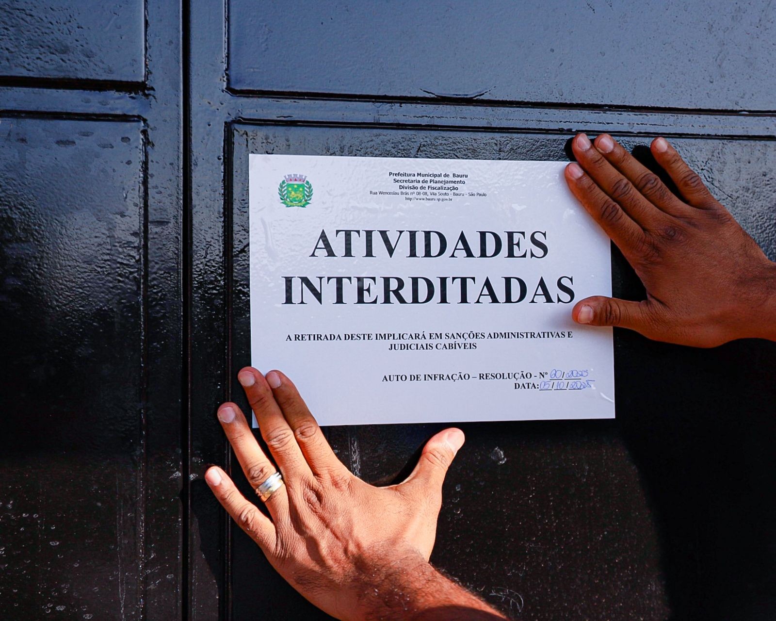 Cinco comércios são interditados em fiscalização contra adulteração de bebidas alcoólicas em Bauru