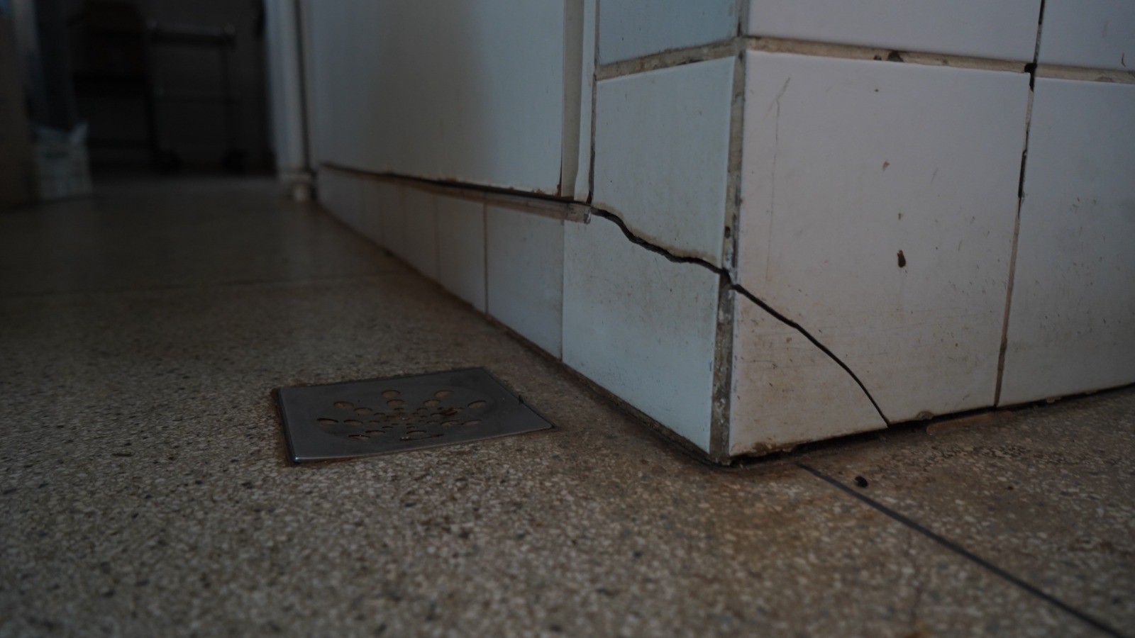 Problemas estruturais em escola municipal de Araçatuba levam à transferência de alunos para outro prédio 