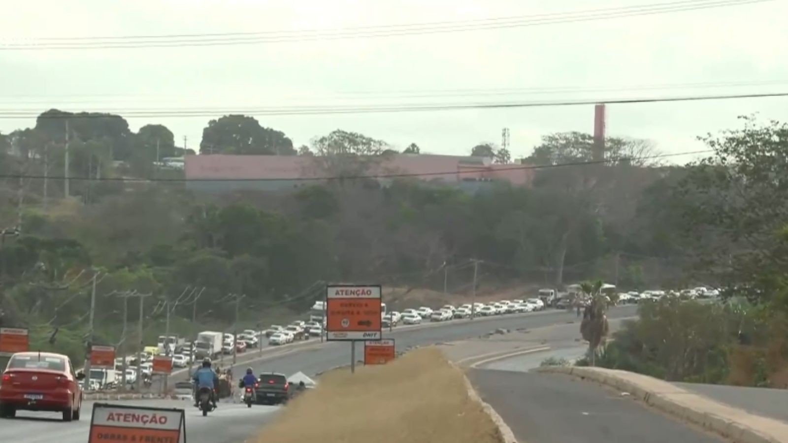 Obras causam congestionamento na rotatória do Mercado do Peixe, em Teresina
