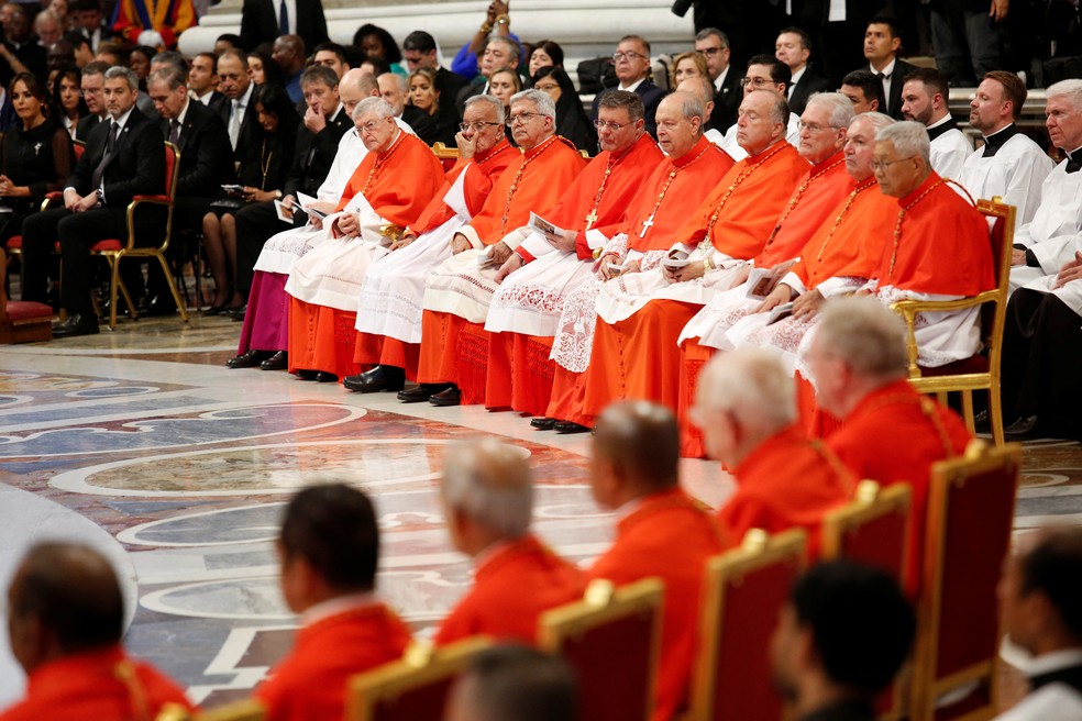 Com novos cardeais, Papa Francisco torna cúpula do Vaticano mais periférica