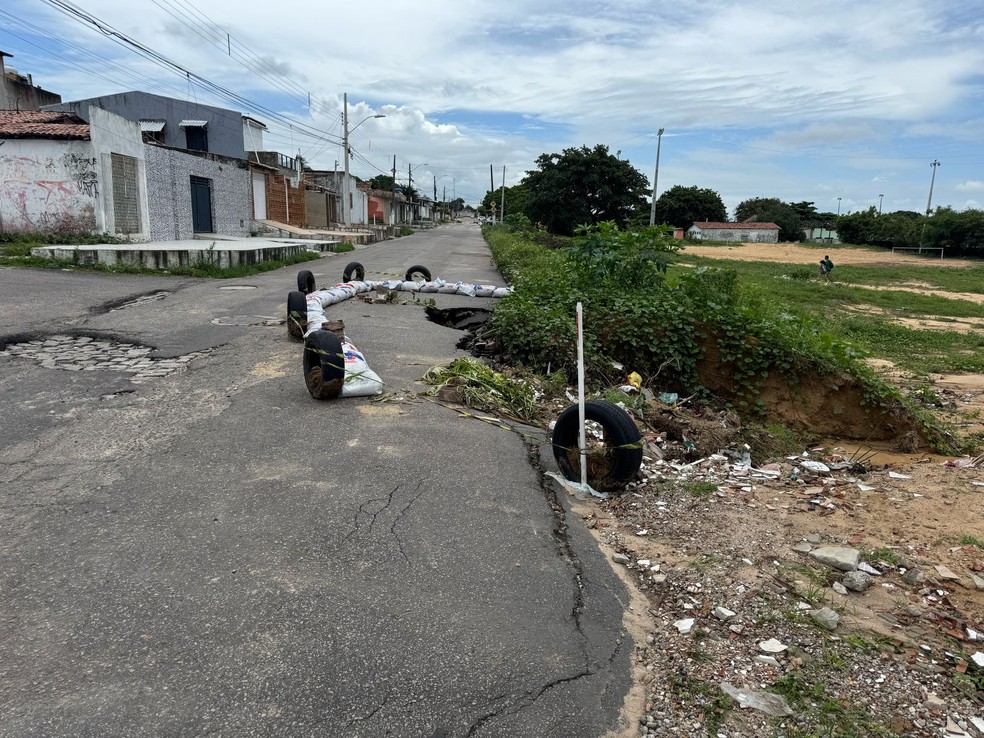 Rua Visconde de Saboia, Pajuçara — Foto: Sérgio Henrique Santos/Inter TV Cabugi